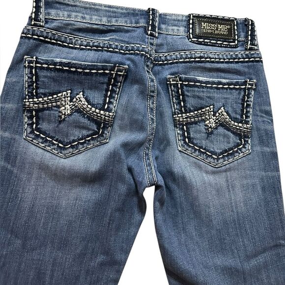 Miss Me denim brand size 27 boyfriend capri. Style # JB1026P4 Embellished - Picture 8 of 9
